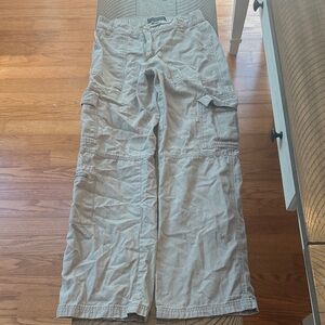 Aeropostale light grey mid rise utility cargo pant, size xs
